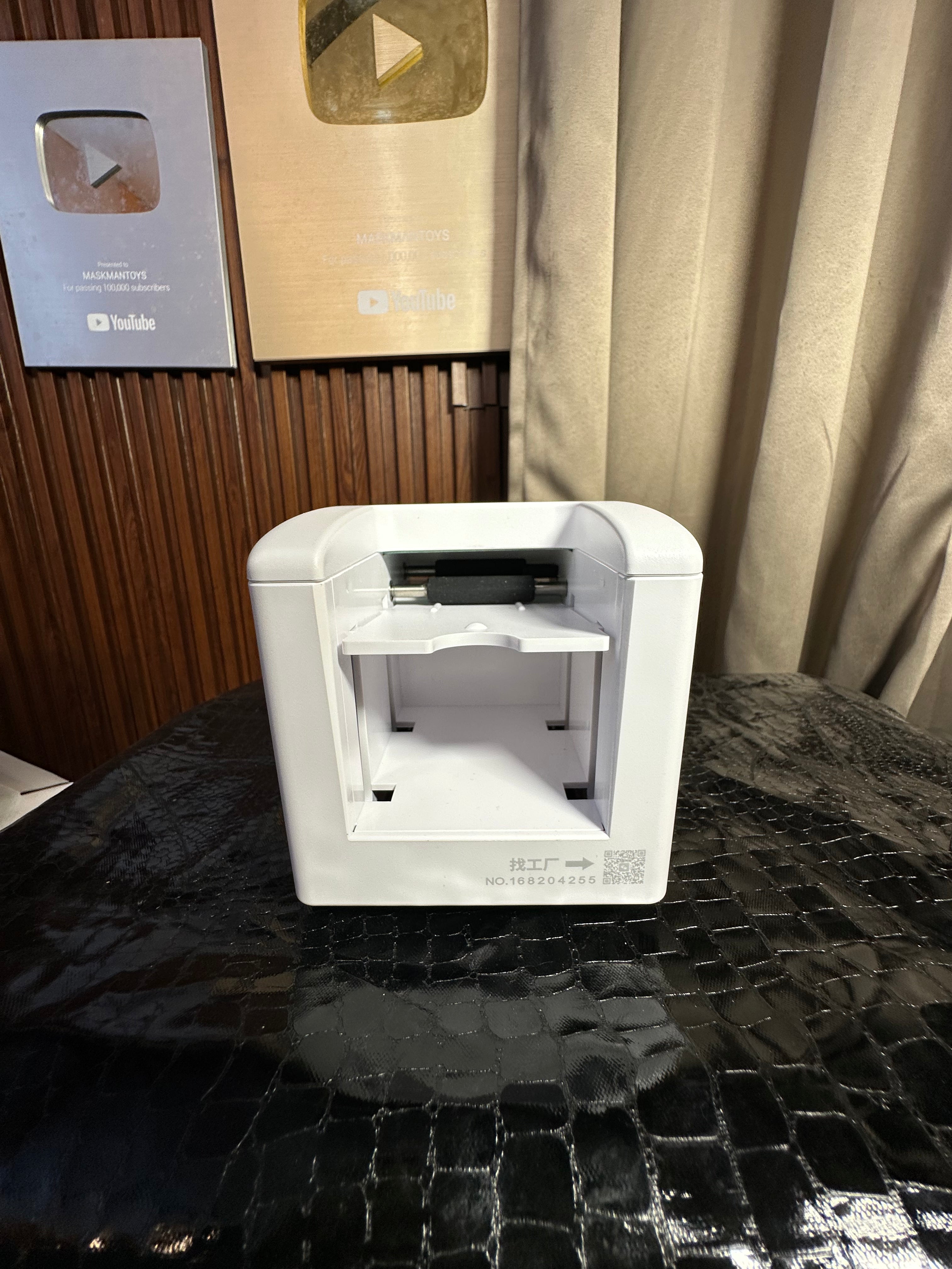 Card distribution machine